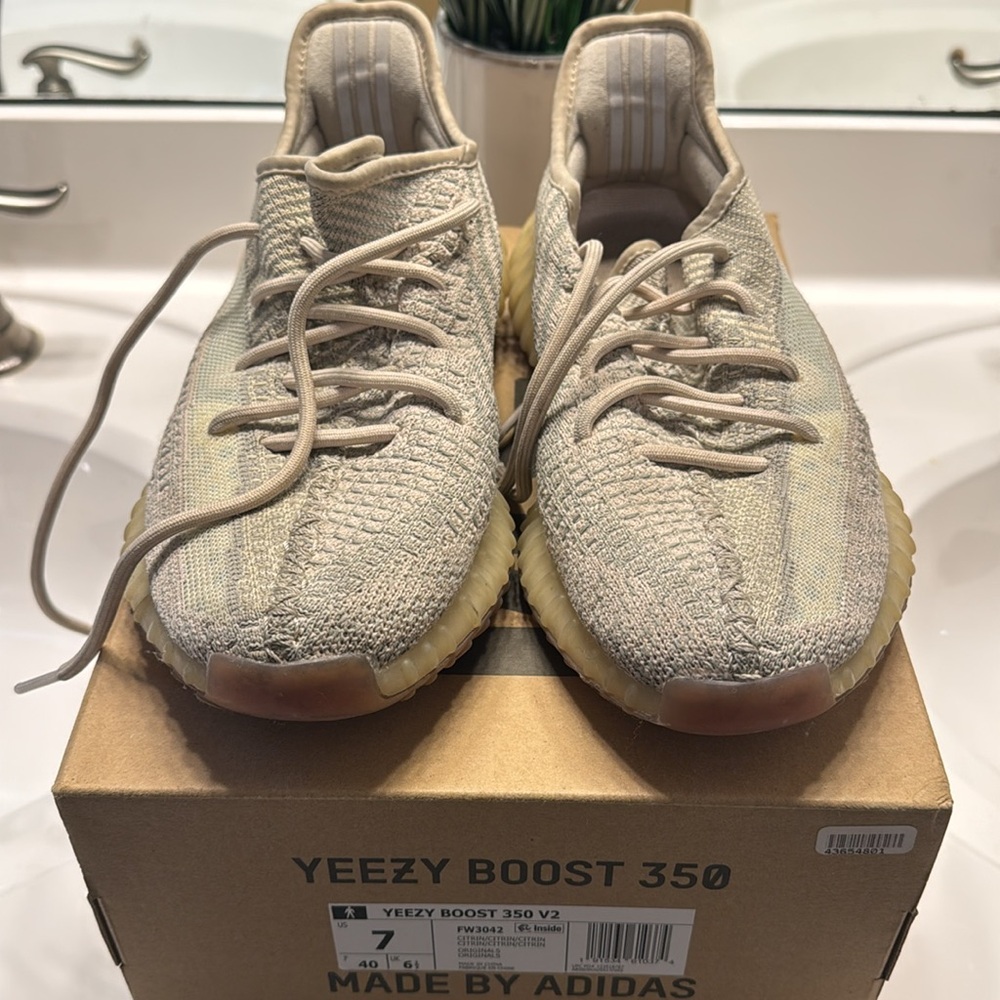YEEZY/GOAT 350 BOOST